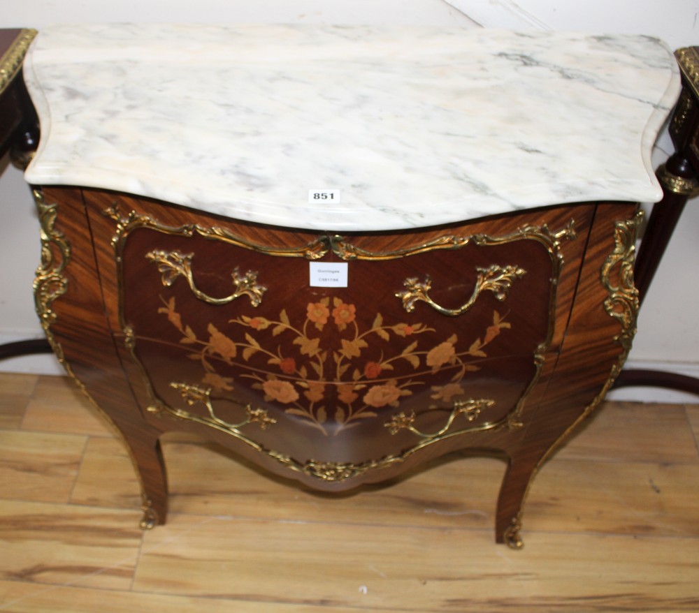 A Meuble Francais marquetry inlaid bombe commode, W.88cm D.40cm H.82cm